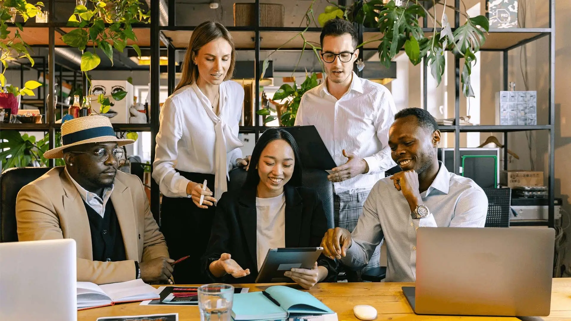 Equipe de Gestão de Mudanças trabalhando em conjunto