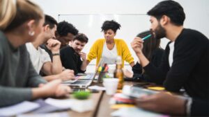 Equipe pensando na Gestão de um Projeto Estratégico com a Liderança 4.0