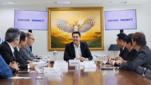 Prefeito Rafael Greca e Governador Ratinho Jr, recebem executivos da Samsung SDS