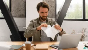 Gateware - GW Outsourcing - Isso faz seu currículo ser reprovado - Confira exemplos reais