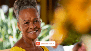 Economia prateada e transformação digital para o público 60+, destacando acessibilidade, inclusão tecnológica e oportunidades de mercado