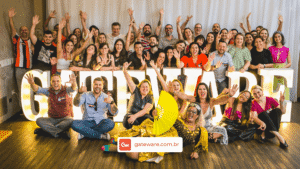Grupo de colaboradores da Gateware reunidos, representando a equipe da empresa de tecnologia especializada em transformação digital, gestão de projetos e soluções de TI.