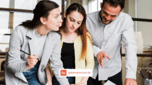 Equipe acompanha a transição de sistemas durante projeto de transformação digital, com foco em continuidade operacional e cutover estratégico.
