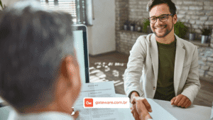 Profissionais de tecnologia reunidos em ambiente corporativo, representando oportunidades de carreira em TI, trabalho remoto e projetos de transformação digital.