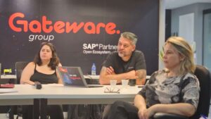 Profissionais da Gateware e iniciativas relacionadas a oportunidades de carreira, processo seletivo, benefícios e desenvolvimento profissional na empresa.